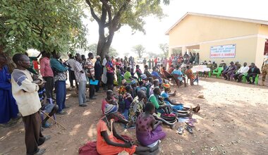 unmiss south sudan wau bangladesh peacekeepers hand over medications school material