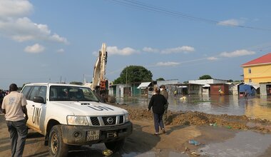 unmiss south sudan bor jonglei flooding dykes engineering troops displaced people humanitarian assistance